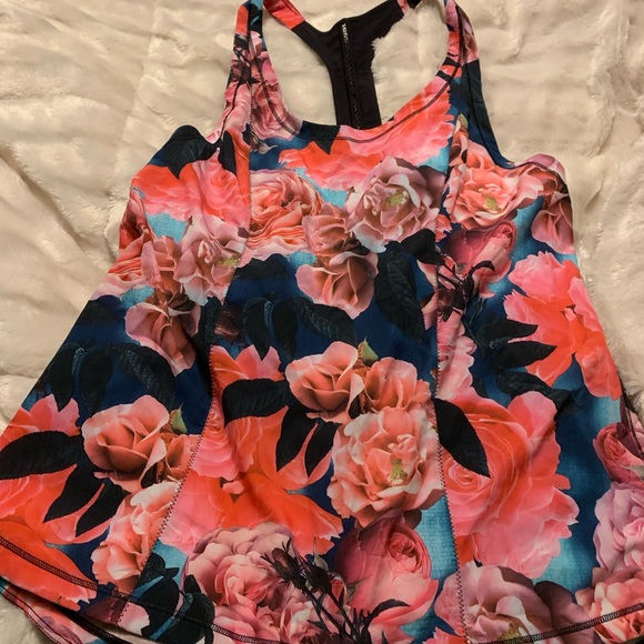 lululemon athletica Tops - Great condition 💕Secret garden 💕singlet size 8